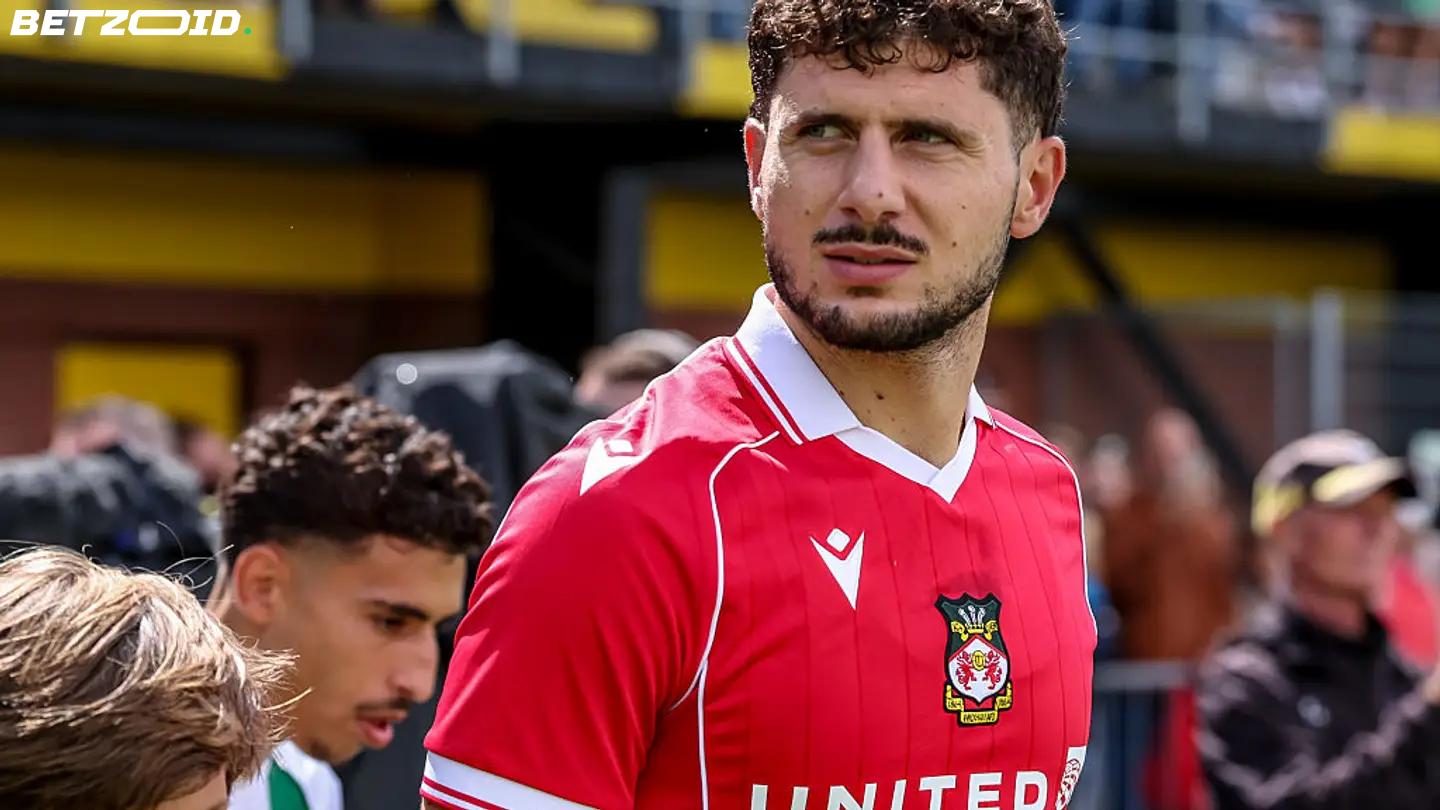 Cacace valmis lunastamaan Wrexham-lupauksensa loukkaantumispainajaisesta huolimatta