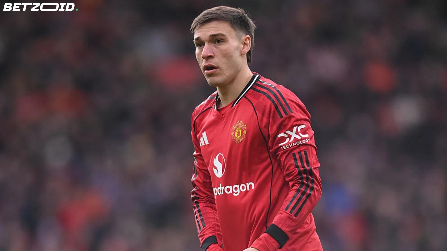 Man Utd harkitsee Shea Charlesia budjettiystävällisenä Ugarten korvaajana