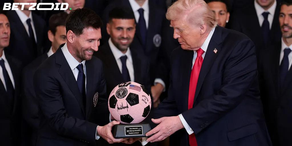 Trump ei maksaisi 1000 dollarin MM-lipuistakaan